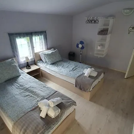 стаи за гости Sun House * فارنا