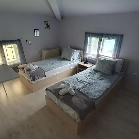 стаи за гости Sun House Rum i privatbostad